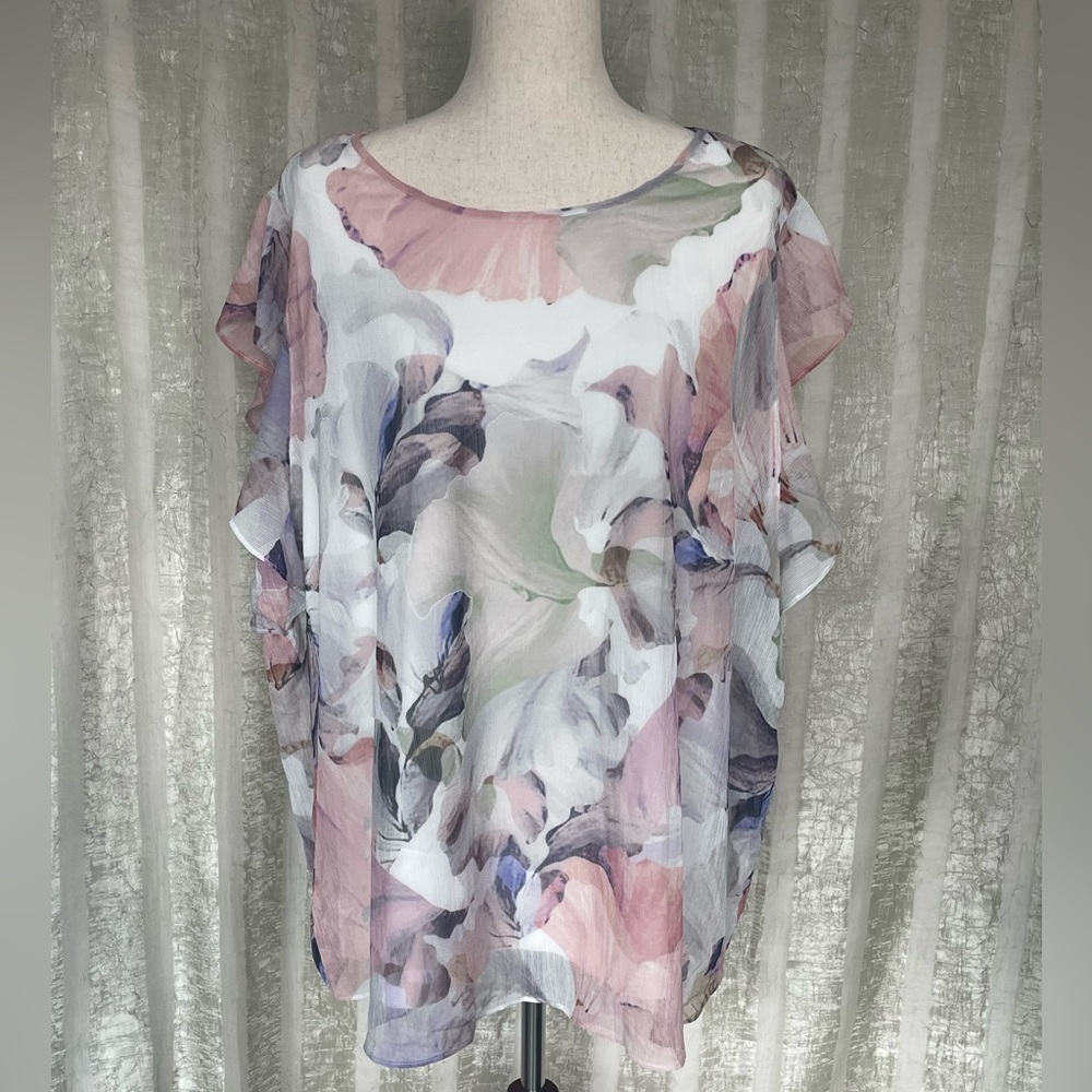 Vince Camuto Floral top